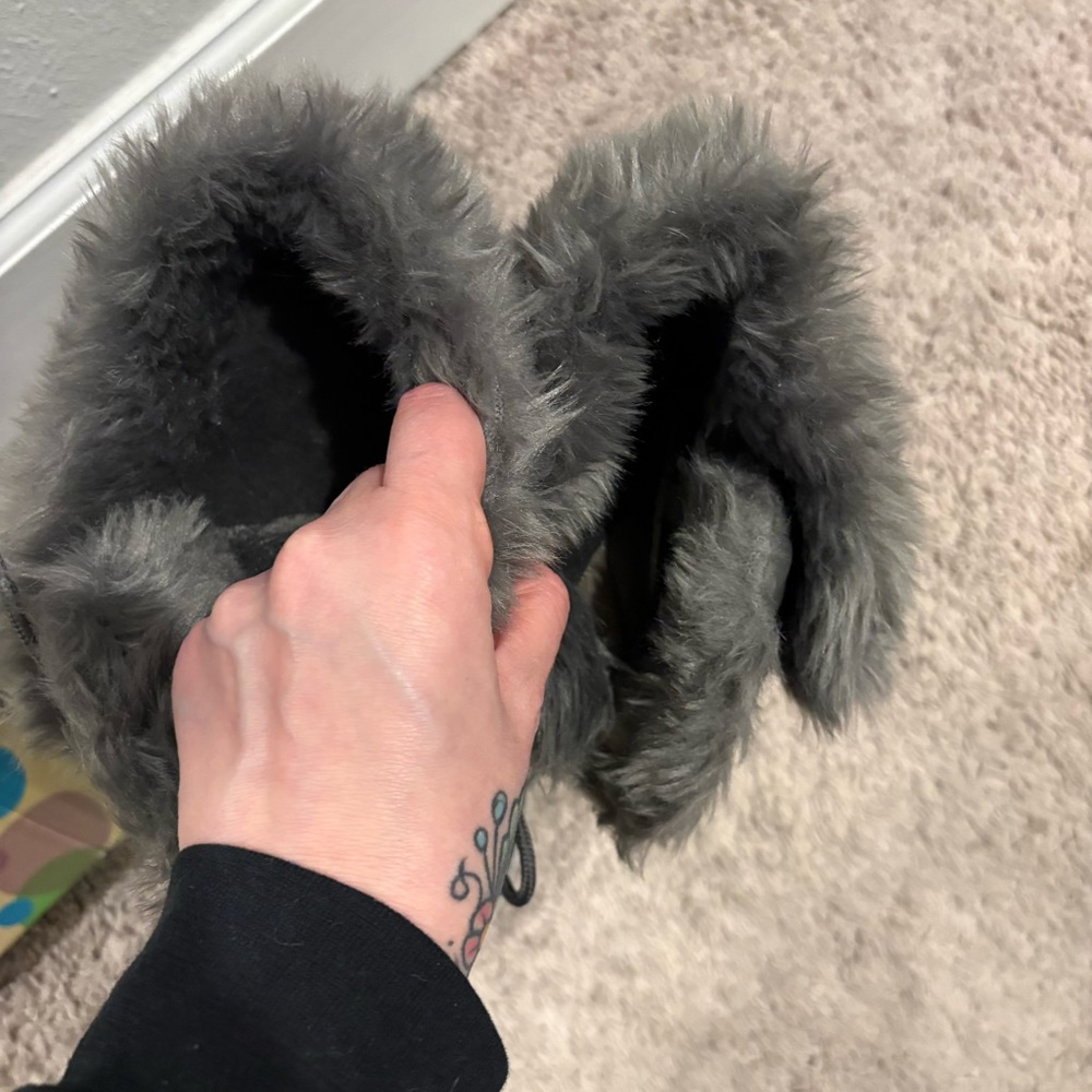 Faux Fur Waterproof Winter Boots - Picture 8 of 9